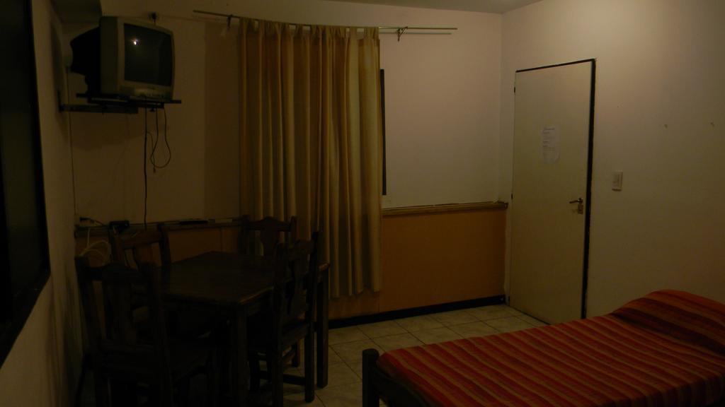 Punto Urbano Hostelメンドーサ 部屋 写真